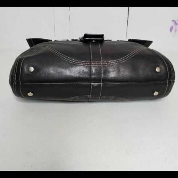 Coach soho flap satchel in black leather - Picture 3 of 9